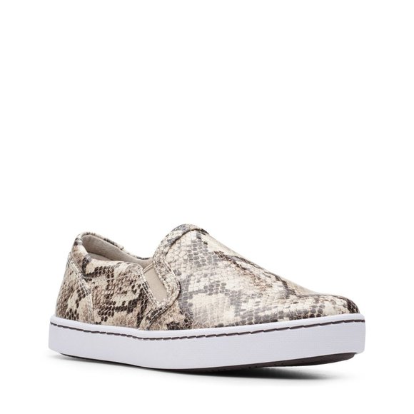 clarks pawley springs white